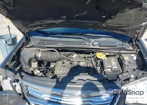 2016 Chrysler Town & Country Touring из США, поврежденный, VIN 2C4RC1BG9GR231882